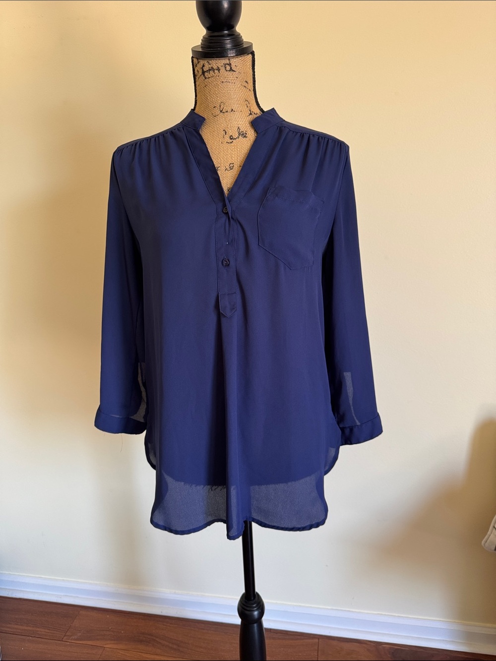 41 Hawthorn Navy Split-Neck Blouse